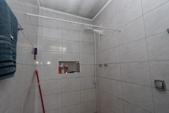 Banheiro de casa à venda com 2 quartos, 120m² em Chácara Belenzinho, São Paulo