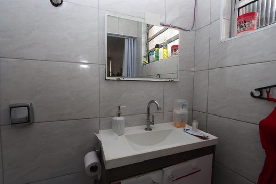 Banheiro de casa à venda com 2 quartos, 120m² em Chácara Belenzinho, São Paulo