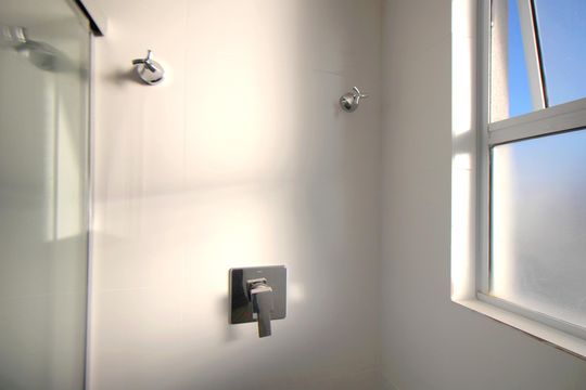 Banheiro da Suíte de apartamento à venda com 2 quartos, 111m² em Ana Lúcia, Belo Horizonte