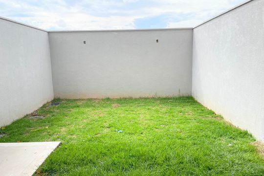Área externa fundos de casa à venda com 3 quartos, 160m² em Santa Amelia, Belo Horizonte