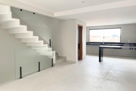 Casa à venda com 3 quartos, 160m² em Santa Amelia, Belo Horizonte