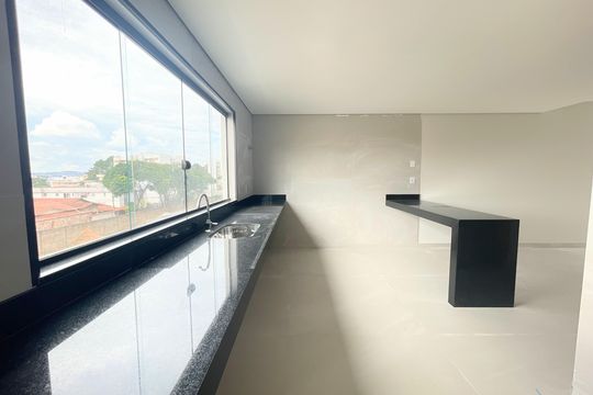 Cozinha de casa à venda com 3 quartos, 160m² em Santa Amelia, Belo Horizonte