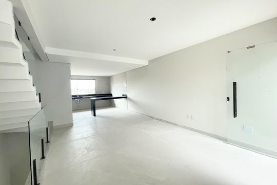 Sala de casa à venda com 3 quartos, 160m² em Santa Amelia, Belo Horizonte
