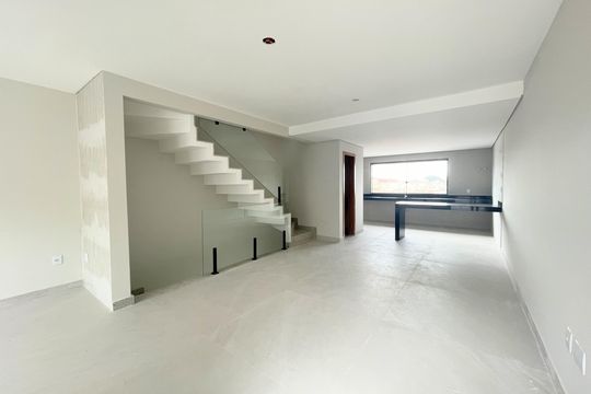 Sala de casa à venda com 3 quartos, 160m² em Santa Amelia, Belo Horizonte