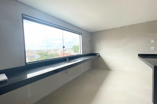 Cozinha de casa à venda com 3 quartos, 160m² em Santa Amelia, Belo Horizonte