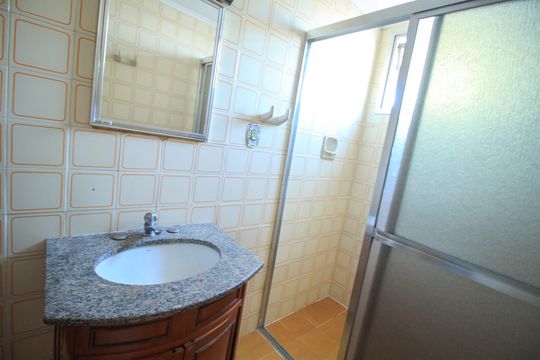 Banheiro social de apartamento para alugar com 2 quartos, 63m² em Mooca, São Paulo