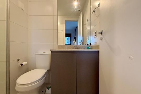 Banheiro Social de kitnet/studio para alugar com 0 quarto, 24m² em Campo Belo, São Paulo