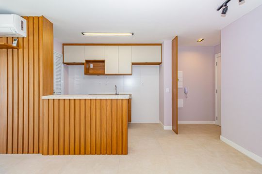 Cozinha de apartamento para alugar com 2 quartos, 69m² em Jardim das Acácias, São Paulo