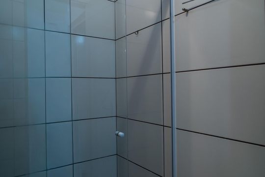 Banheiro de casa para alugar com 2 quartos, 60m² em Recreio dos Sorocabanos, Sorocaba