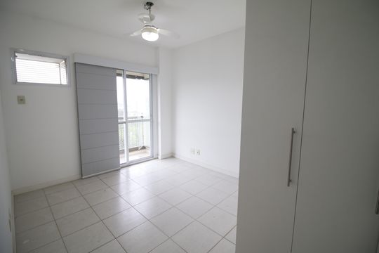 Suíte de apartamento à venda com 3 quartos, 90m² em Jacarepaguá, Rio de Janeiro