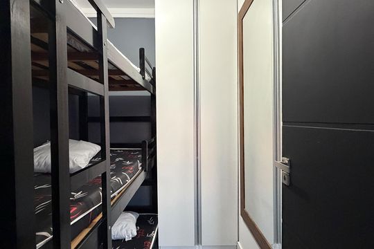 Quarto de Serviço de apartamento para alugar com 3 quartos, 148m² em José Menino, Santos