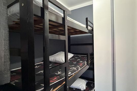 Quarto de Serviço de apartamento para alugar com 3 quartos, 148m² em José Menino, Santos
