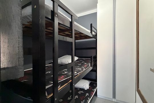 Quarto de Serviço de apartamento para alugar com 3 quartos, 148m² em José Menino, Santos