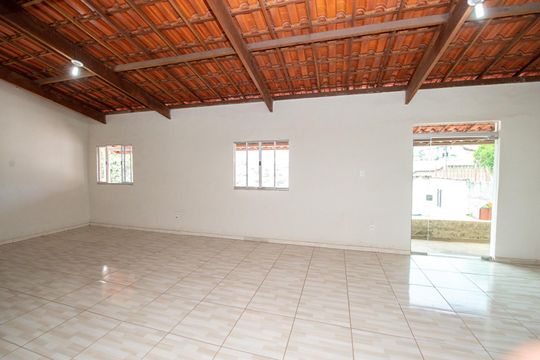 Área comum de casa à venda com 3 quartos, 243m² em Santa Helena (barreiro), Belo Horizonte