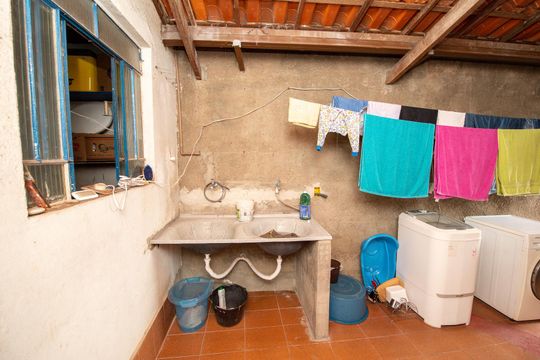 Área de Serviço de casa à venda com 3 quartos, 243m² em Santa Helena (barreiro), Belo Horizonte