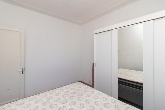 Quarto de apartamento à venda com 1 quarto, 30m² em Santo Antônio, Porto Alegre