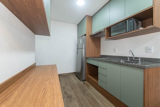 Cozinha de apartamento para alugar com 1 quarto, 25m² em Brooklin Paulista, São Paulo