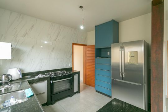 Cozinha de casa à venda com 3 quartos, 235m² em Rio Branco, Belo Horizonte