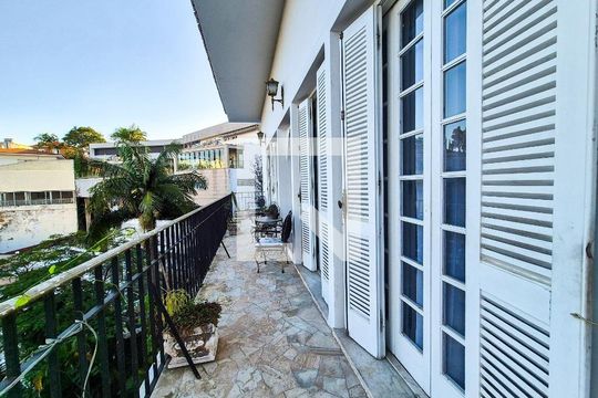 Casa à venda com 4 quartos, 990m² em Pacaembu, São Paulo