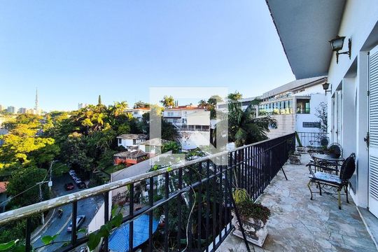 Casa à venda com 4 quartos, 990m² em Pacaembu, São Paulo