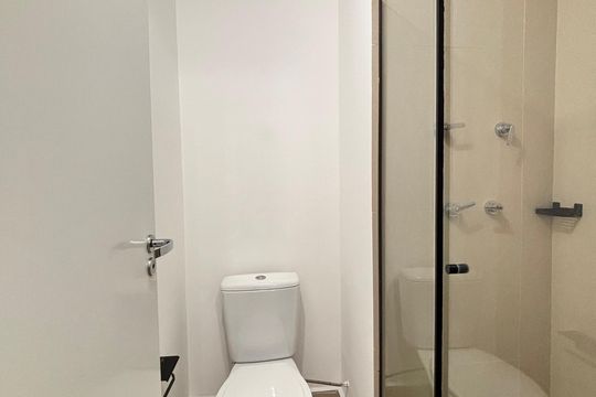 Banheiro de apartamento para alugar com 1 quarto, 31m² em Moema, São Paulo