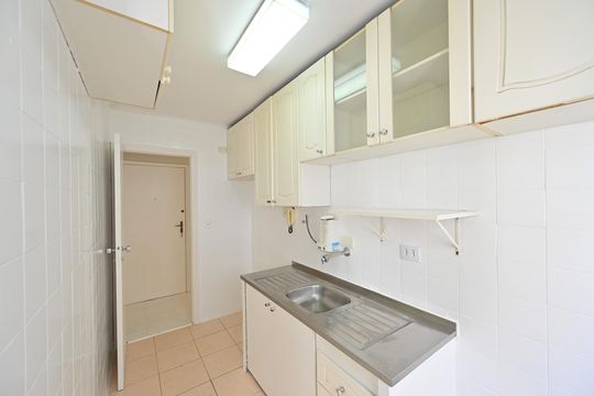 Cozinha de apartamento para alugar com 2 quartos, 54m² em Parque Imperial, São Paulo