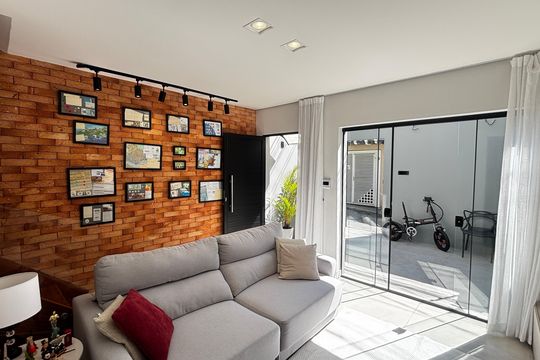 Casa à venda com 2 quartos, 113m² em Campestre, Santo André