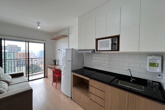 Cozinha de apartamento para alugar com 1 quarto, 33m² em Santo Amaro, São Paulo