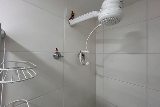 Banheiro de apartamento para alugar com 1 quarto, 33m² em Santo Amaro, São Paulo