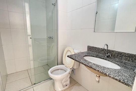 Banheiro de apartamento para alugar com 2 quartos, 53m² em Butantã, São Paulo