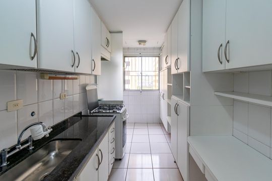 Cozinha de apartamento para alugar com 2 quartos, 50m² em Vila Parque Jabaquara, São Paulo