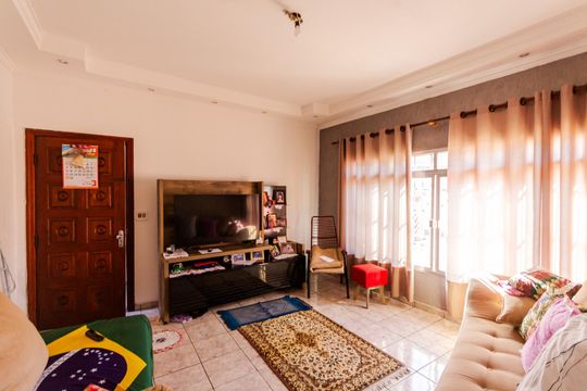 Casa à venda com 2 quartos, 170m² em Bangú, Santo André