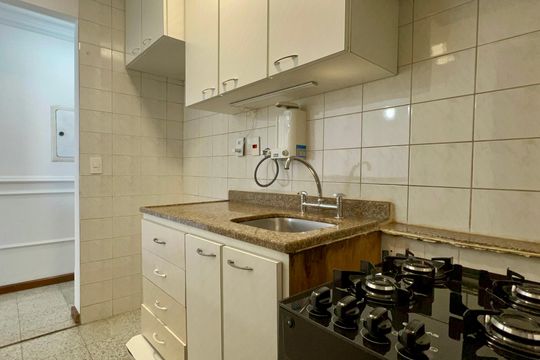 Cozinha de apartamento à venda com 2 quartos, 61m² em Jardins, São Paulo