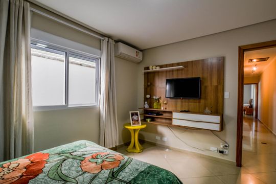 Suíte de casa à venda com 3 quartos, 250m² em Parque das Nações, Santo André
