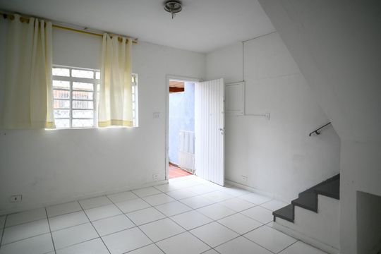 Sala de casa à venda com 2 quartos, 110m² em Vila Gumercindo, São Paulo