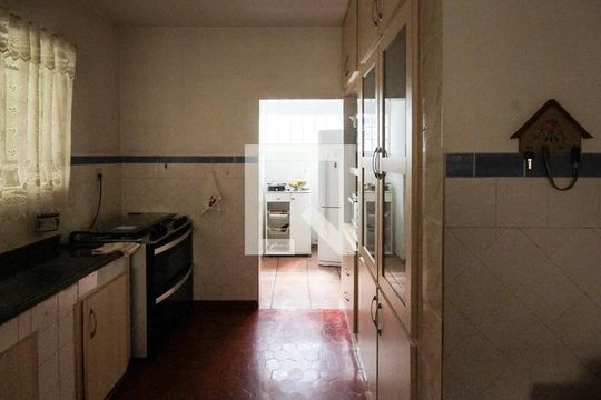 Cozinha de casa à venda com 2 quartos, 480m² em Vila Zelina, São Paulo