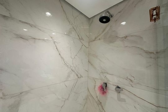 Banheiro Social de apartamento à venda com 3 quartos, 110m² em Alphaville Empresarial, Barueri