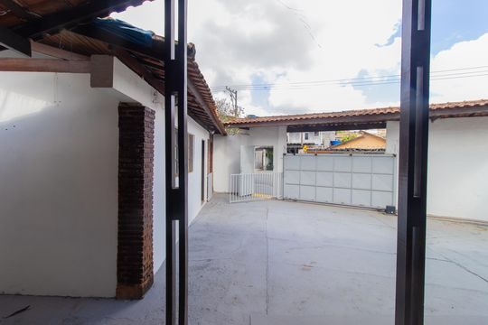 Vista da Sala de casa para alugar com 4 quartos, 696m² em Vila Santo Antônio, Cotia