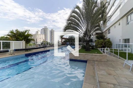 Piscina de apartamento à venda com 3 quartos, 107m² em Cambuci, São Paulo