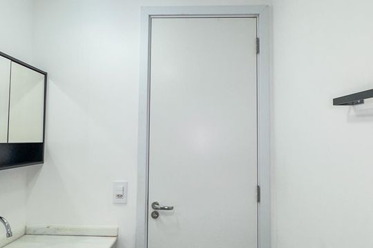 Banheiro de kitnet/studio à venda com 1 quarto, 27m² em Santo Amaro, São Paulo