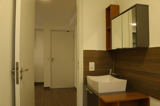 Banheiro de apartamento para alugar com 2 quartos, 32m² em Água Branca, São Paulo