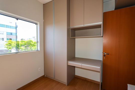 Closet do quarto 1 de apartamento à venda com 3 quartos, 140m² em Alto Caiçaras, Belo Horizonte