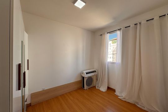 Quarto 1 de apartamento para alugar com 2 quartos, 44m² em Vargem Grande, Rio de Janeiro