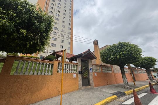 Fachada  de apartamento para alugar com 2 quartos, 56m² em Santa Terezinha, São Bernardo do Campo