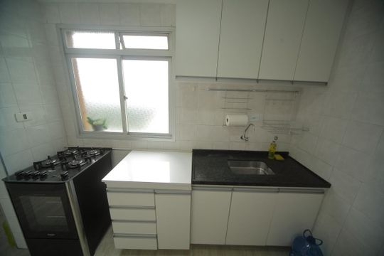 Cozinha  de apartamento à venda com 2 quartos, 56m² em Santa Terezinha, São Bernardo do Campo