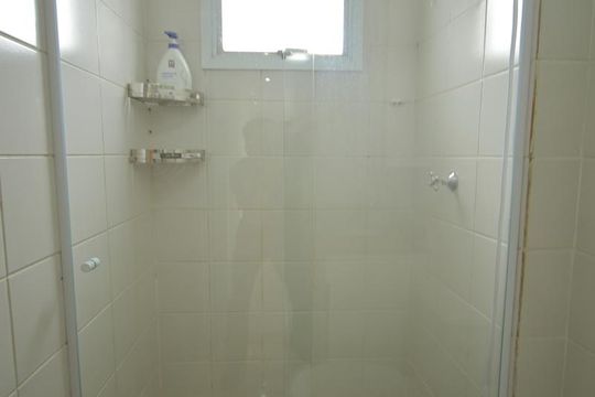 banheiro  de apartamento à venda com 2 quartos, 56m² em Santa Terezinha, São Bernardo do Campo