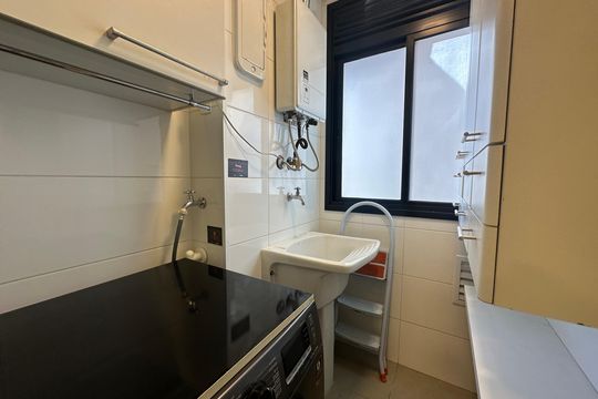 Área de Serviço de apartamento para alugar com 2 quartos, 85m² em Empresarial 18 do Forte, Barueri