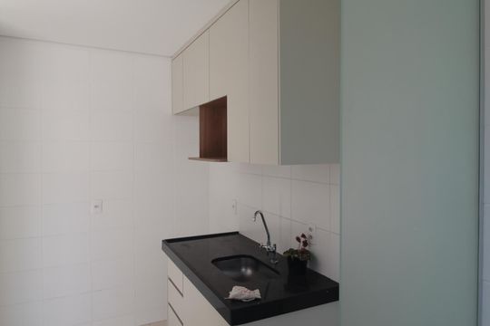 Cozinha e Área de Serviço de apartamento para alugar com 2 quartos, 54m² em Liberdade, Belo Horizonte