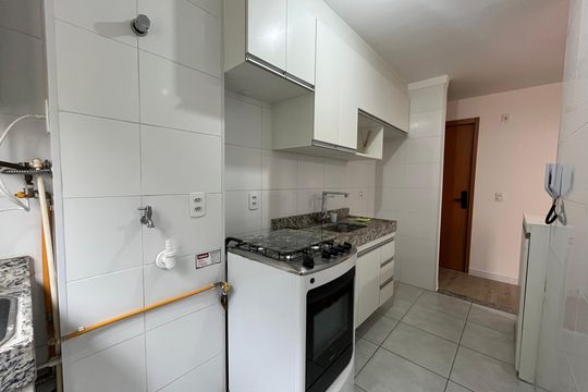 Cozinha de apartamento para alugar com 2 quartos, 43m² em Jardim Iris, São Paulo
