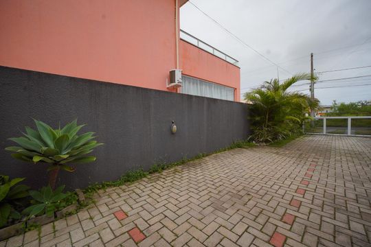 Garagem de casa para alugar com 4 quartos, 120m² em Ingleses do Rio Vermelho, Florianópolis